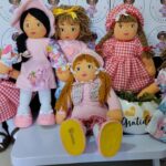 Artesã se destaca no mercado goiano com confecção de bonecos personalizados